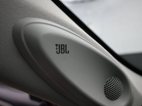 Used 2023 Toyota Highlander Platinum image 18