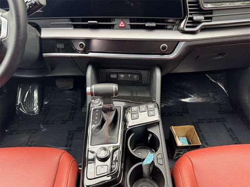 Used 2023 Kia Sportage SX image 11