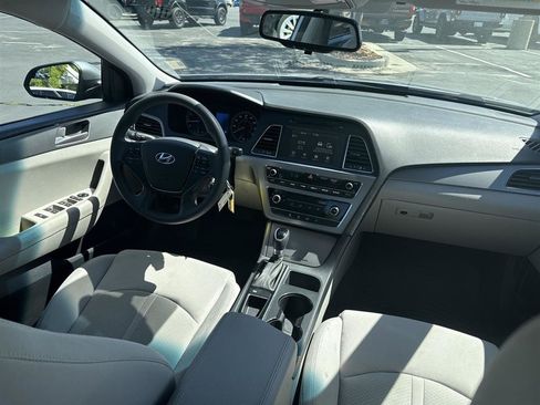 Used 2016 Hyundai Sonata SE w/ Winter Weather Package FWD image 26