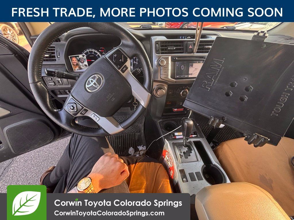 Used 2017 Toyota 4Runner SR5 AWD/4WD image 11