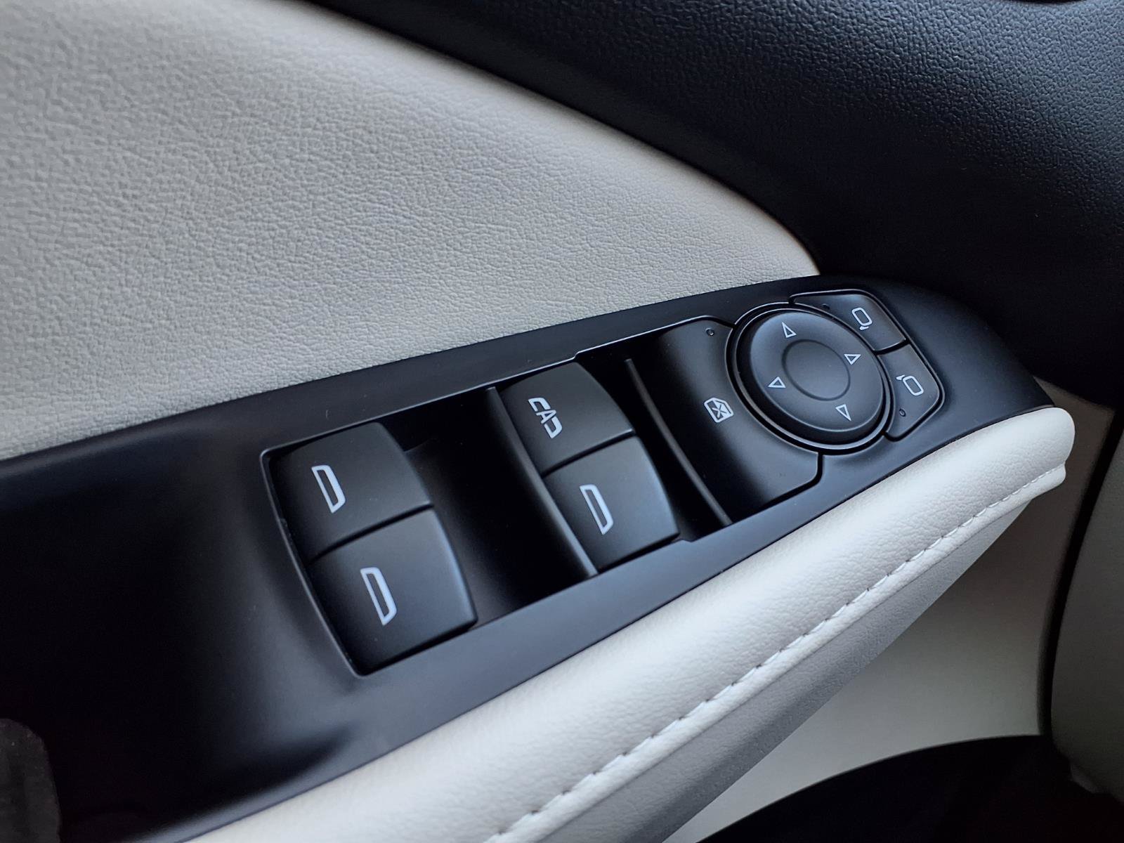 Used 2023 Buick Enclave Essence AWD/4WD image 19