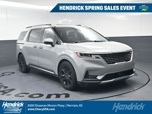 Used 2022 Kia Carnival SX Prestige image 1