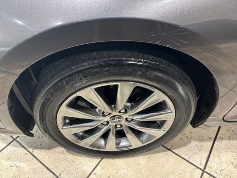 Used 2015 Toyota Camry XLE image 28