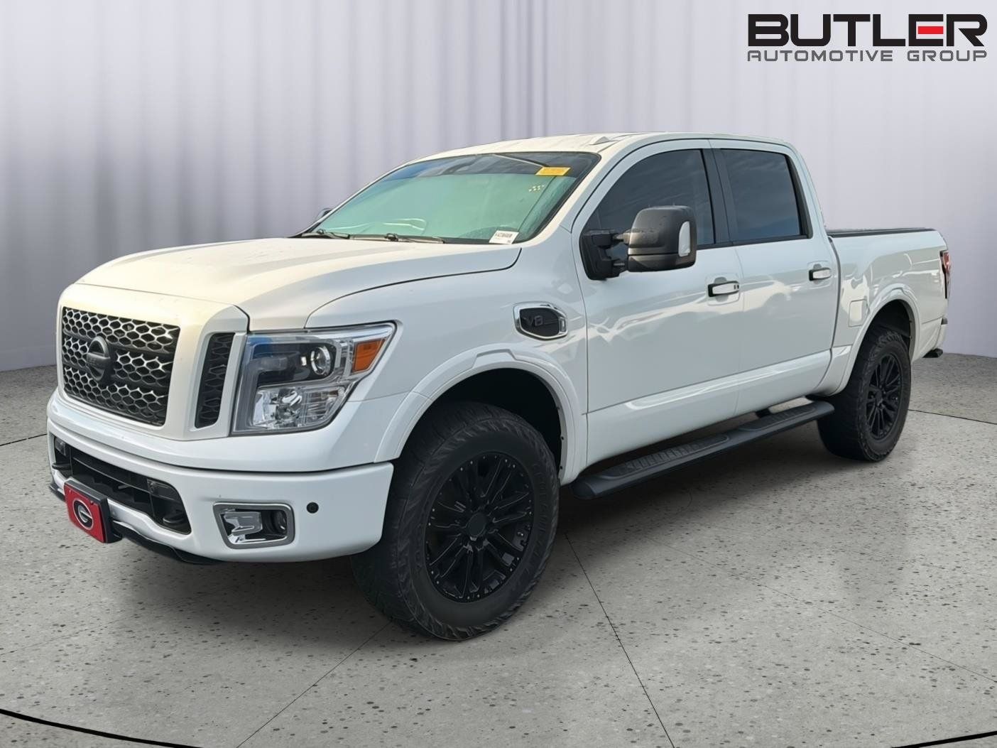 Used 2017 Nissan Titan PRO-4X AWD/4WD image 1