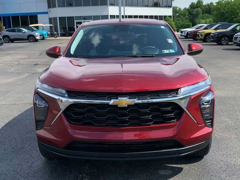 Certified 2024 Chevrolet Trax LS w/ LS Convenience Package FWD image 3