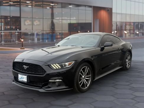 Used 2017 Ford Mustang Premium RWD image 4