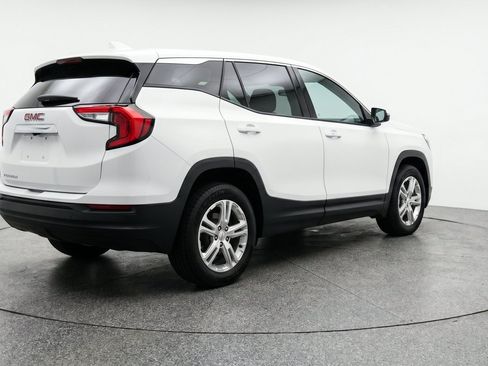 Used 2024 GMC Terrain SLE FWD image 9