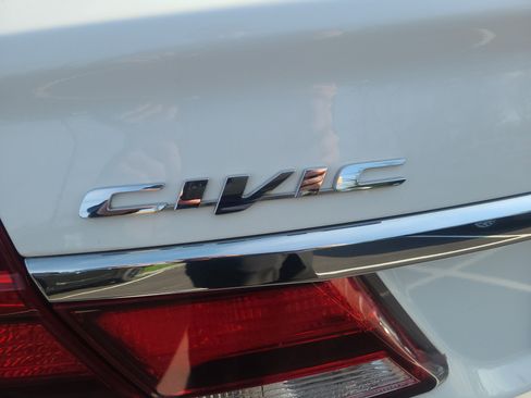 Used 2015 Honda Civic LX image 29