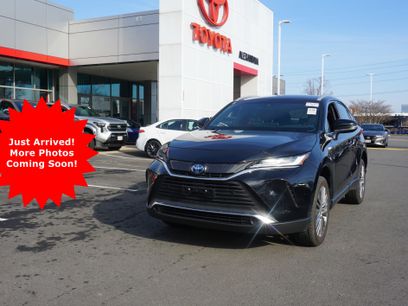 Used 2021 Toyota Venza XLE w/ Softex Package