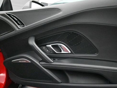 Used 2021 Audi R8 V10 w/ Premium Package image 25
