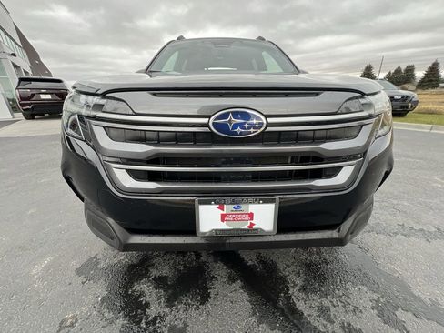 Certified 2025 Subaru Forester Limited image 32