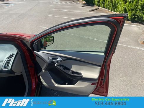 Used 2018 Ford Focus Electric Hatchback FWD image 43