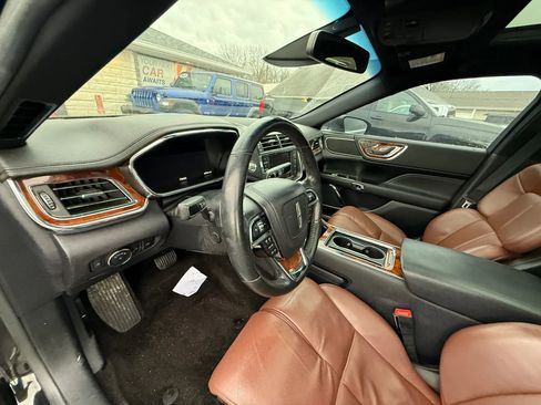 Used 2017 Lincoln Continental Reserve w/ Climate Package image 10