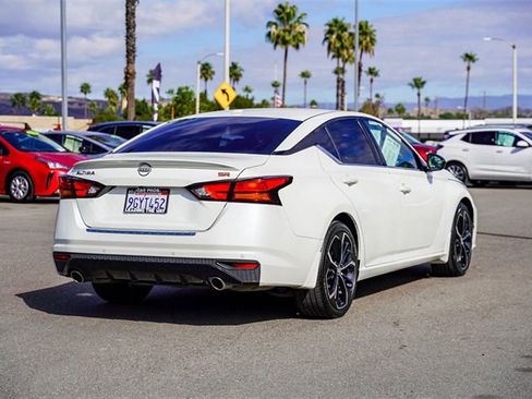 Used 2023 Nissan Altima 2.5 SR w/ SR Premium Package image 7