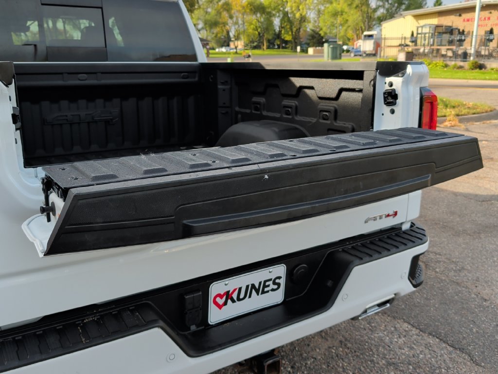 Used 2023 GMC Sierra 1500 AT4 w/ Technology Package AWD/4WD image 46