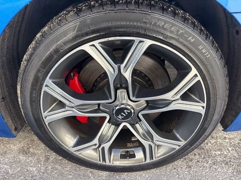 Used 2018 Kia Stinger GT1 image 18