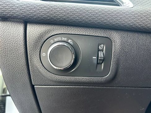 Used 2018 Chevrolet Cruze LS FWD image 12