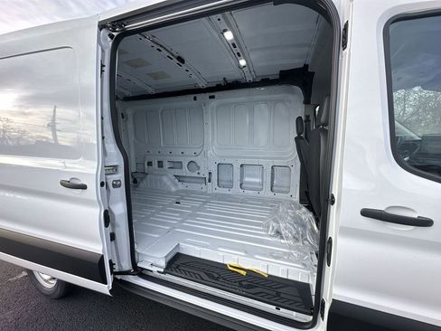 New 2026 Ford Transit 250 148 Medium Roof RWD image 21