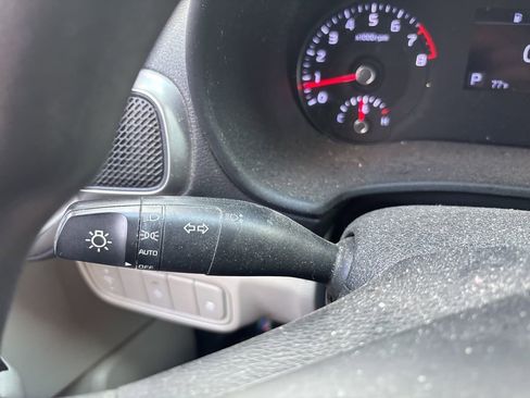 Used 2022 Kia Soul LX image 24