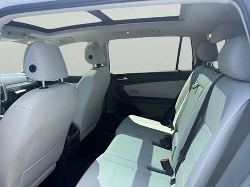 Used 2019 Volkswagen Tiguan SE w/ Panoramic Sunroof Package AWD/4WD image 9