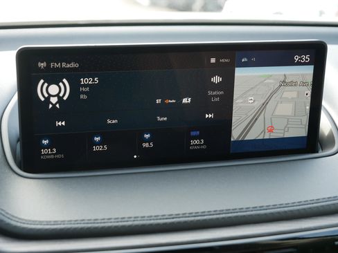 Certified 2024 Acura MDX SH-AWD w/ Advance Package image 22