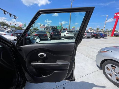Used 2018 Kia Soul + FWD image 14