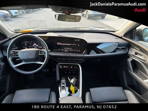Used 2025 Audi Q5 Premium Plus w/ Premium Plus AWD/4WD image 7