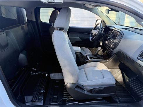 Used 2022 Chevrolet Colorado W/T image 16