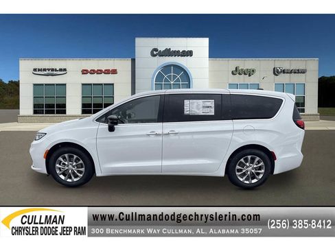 New 2026 Chrysler Pacifica Limited image 6