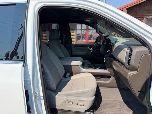 Used 2024 GMC Sierra 2500 SLT w/ SLT Premium Package AWD/4WD image 31