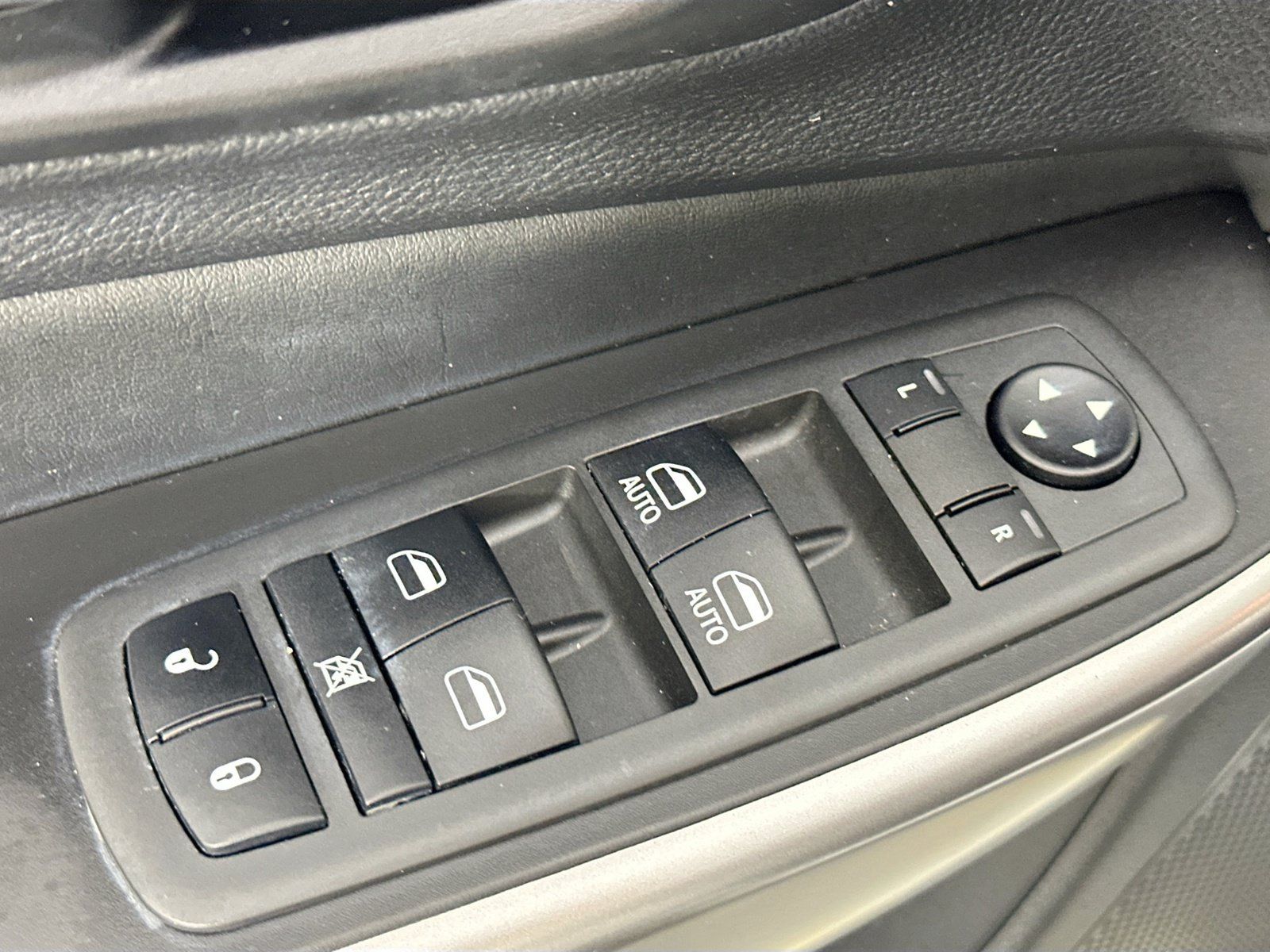 Used 2022 Jeep Cherokee Latitude Lux AWD/4WD image 17
