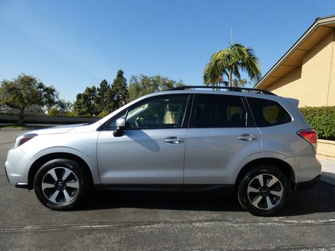 Used 2017 Subaru Forester 2.5i Premium w/ All-Weather Package image 14