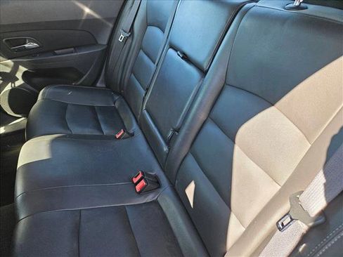 Used 2015 Chevrolet Cruze LT image 7