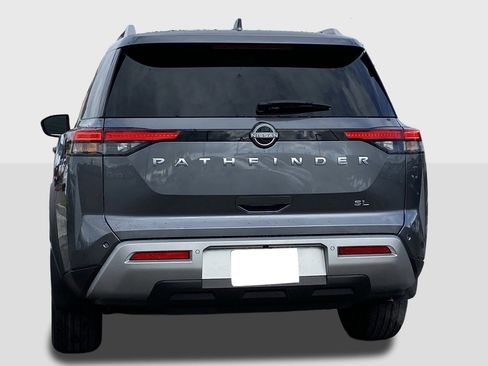 New 2025 Nissan Pathfinder SL image 3