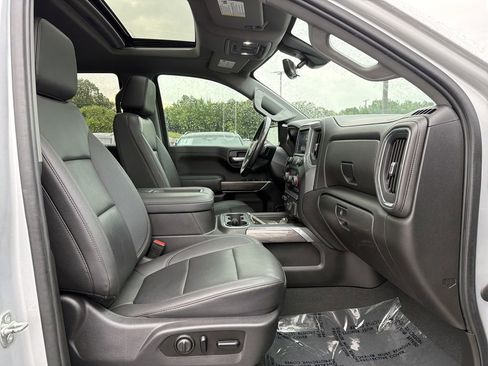 Used 2021 Chevrolet Silverado 1500 LTZ w/ LTZ Premium Package AWD/4WD image 17