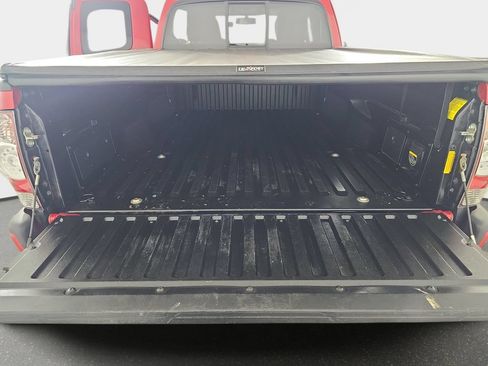 Used 2013 Toyota Tacoma 4x4 Access Cab V6 w/ TRD Sport Pkg image 13