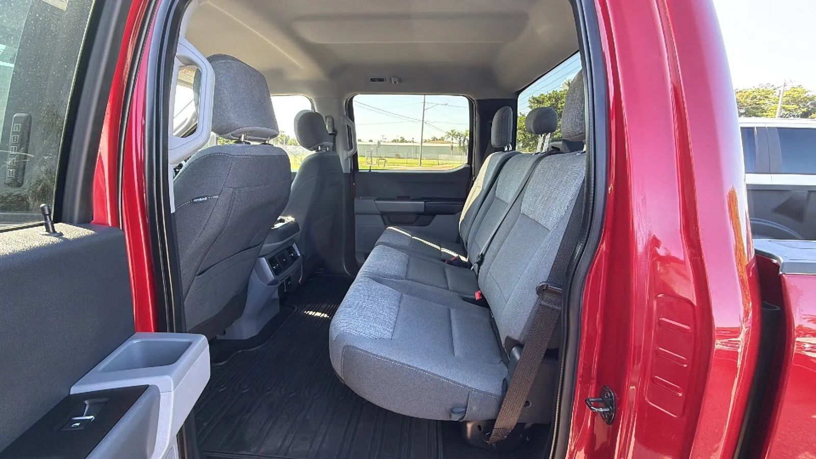 Used 2024 Ford F350 XLT AWD/4WD image 7