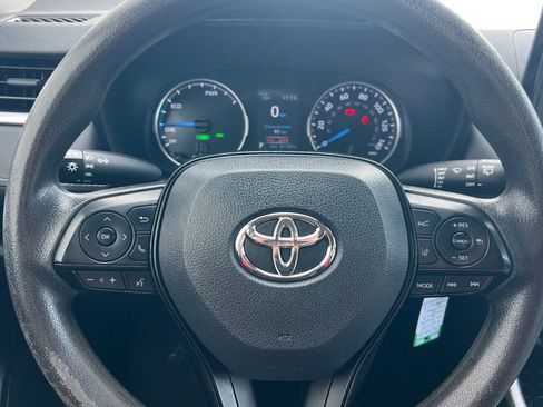 Used 2019 Toyota RAV4 LE image 19