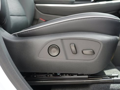 Used 2026 Buick Enclave Sport Touring AWD/4WD image 31