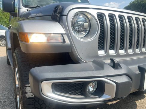 Used 2018 Jeep Wrangler Unlimited Sahara AWD/4WD image 26