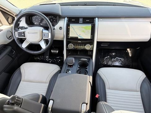 Used 2025 Land Rover Discovery Dynamic SE image 24