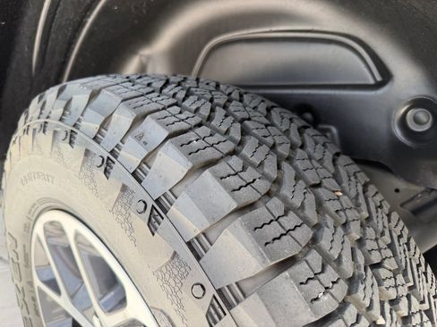 Used 2024 Jeep Wrangler Sport AWD/4WD image 43