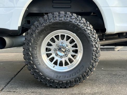 Used 2022 Ford F250 Lariat w/ Lariat Value Package image 14