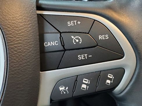 Used 2017 Dodge Charger SXT w/ AWD Premium Group image 30