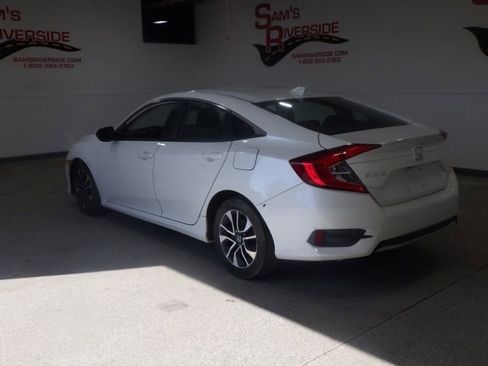 Used 2019 Honda Civic EX image 2