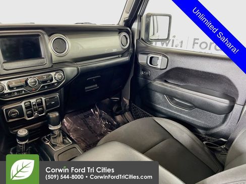 Used 2020 Jeep Wrangler Unlimited Sahara AWD/4WD image 25