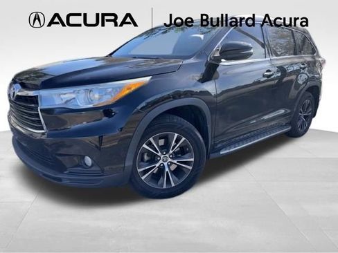 Used 2016 Toyota Highlander XLE image 1