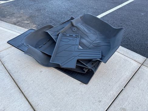 Used 2022 Chevrolet Suburban RST image 37