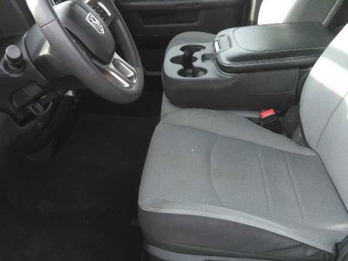 Used 2024 RAM 1500 Classic SLT AWD/4WD image 4