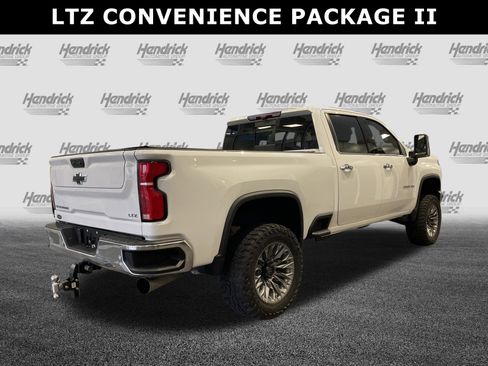 Used 2024 Chevrolet Silverado 2500 LTZ w/ LTZ Convenience Package image 9